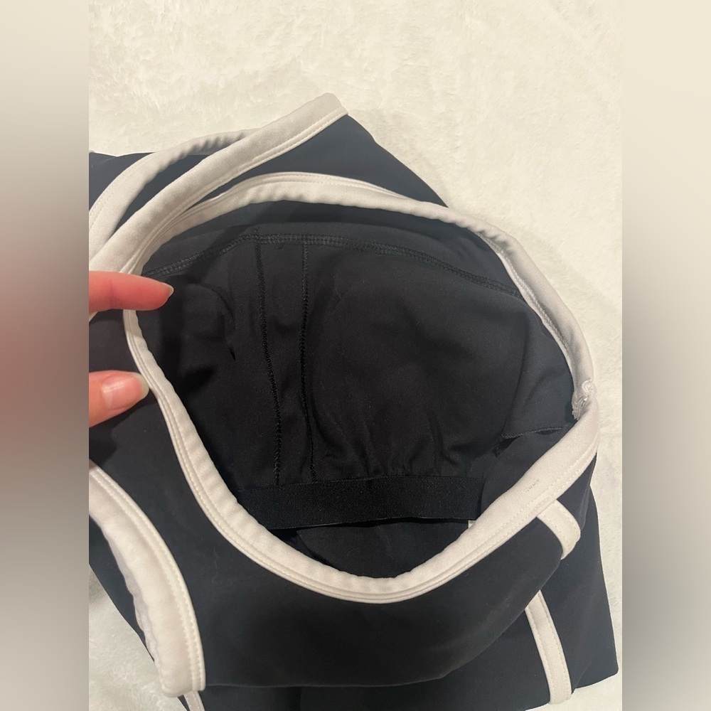 Sporty Black & White High-Neck Cropped Tank Top with Built-in Shelf Bra - Picture 3 of 6
